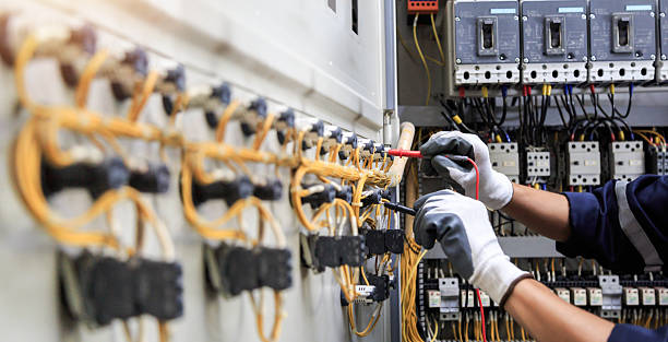 Professional Electrician technician working in Lorenzo, TX